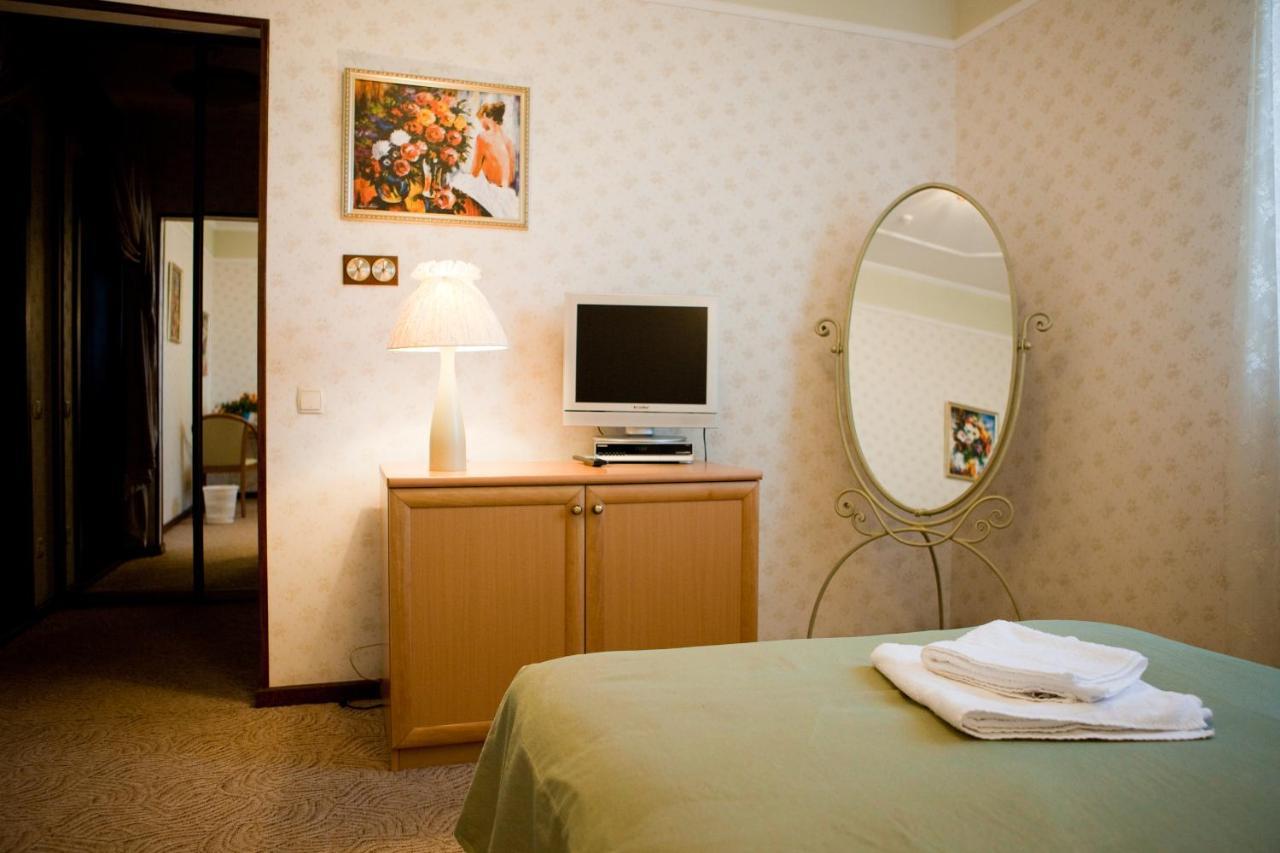 Villa Oselya Kiev Ngoại thất bức ảnh