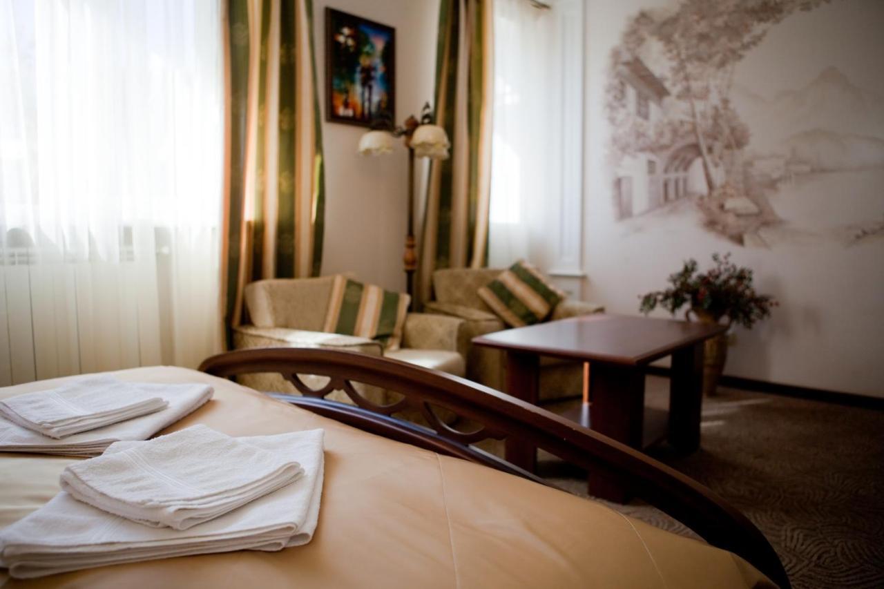 Villa Oselya Kiev Ngoại thất bức ảnh